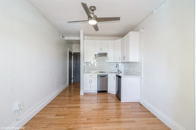 Studio - Renovated Studio! Available 3/1/25! Apartments