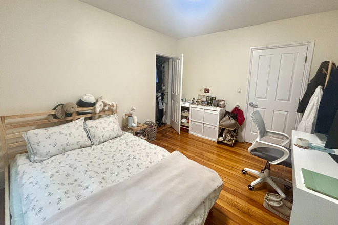 Bedroom - Furnished Bedroom Summer Sublet - Beckwith Circle Apartments