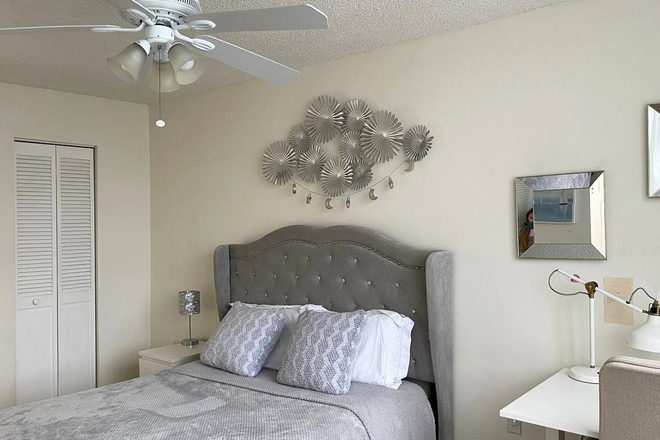 Bedroom - Fully furnished 2bed/2bath apartment