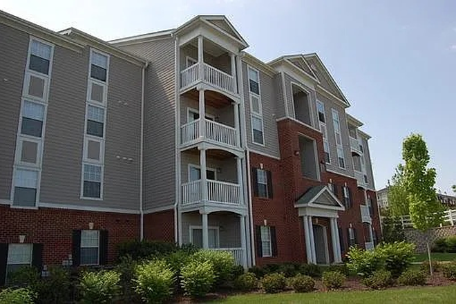 Apartment Building - 155 Yellowstone dr, # 301 Private Bedroom & Bathroom for Rent Near UVA – Charlottesville, VA
