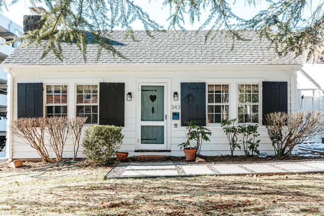 Front of the house - Easy walkable access to UVA Grounds - NOW LEASING FOR THE 2026 2027 TERM
