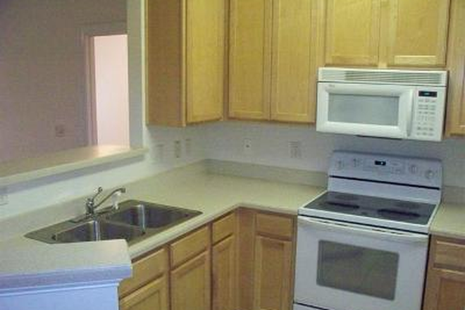 Large sink and dishwasher - Retreat - 1025 Riverland Woods Place Condo