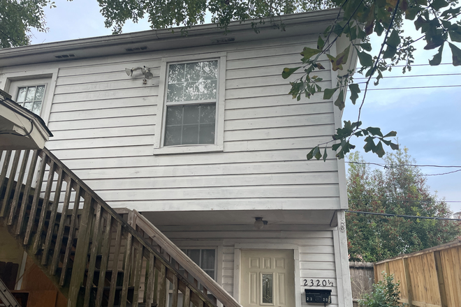 2 stories garage apartment - 2 stories, 2 beds, 3 baths, furnished, TMC/Rice U/Rice Village in walking distance