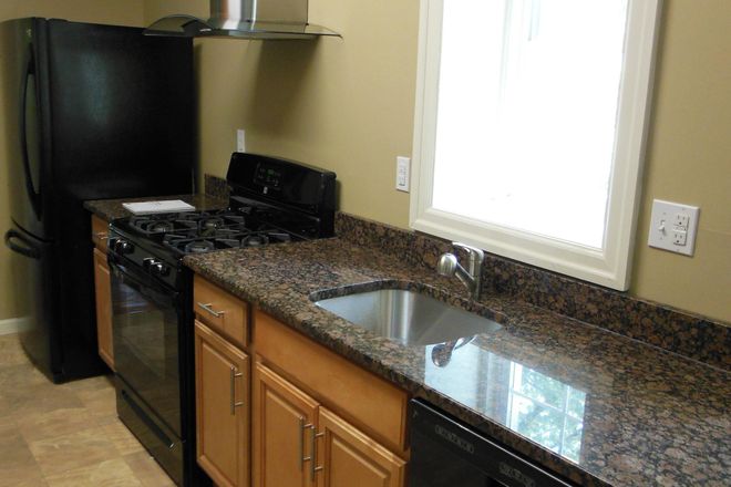 Kitchen - Stunning Student/Faculty House Rental