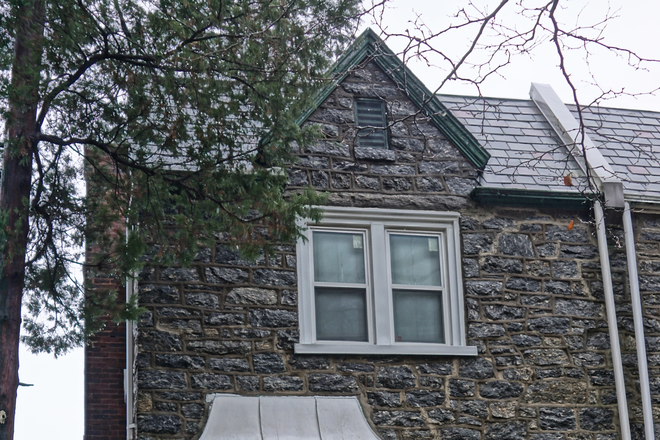 Exterior - Walking Distance House near Saint Joseph's Campus