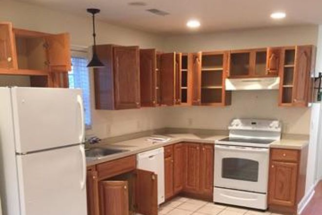 Equipped kitchen - Unfurnished 2BR apt-Humbert St-Princeton