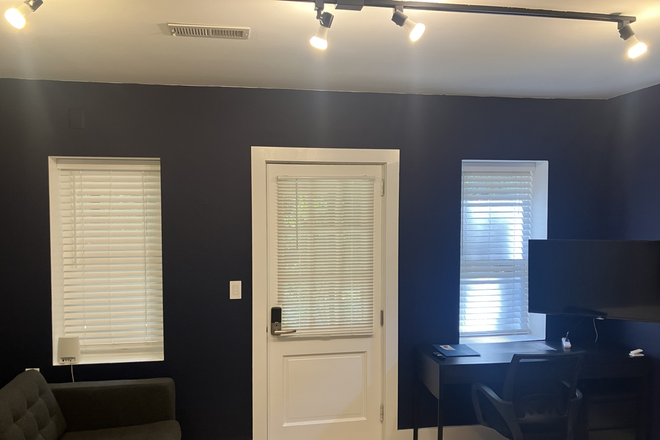 Living Area - 1 Bedroom Furnished Apartment - steps from Law School and Main Campus