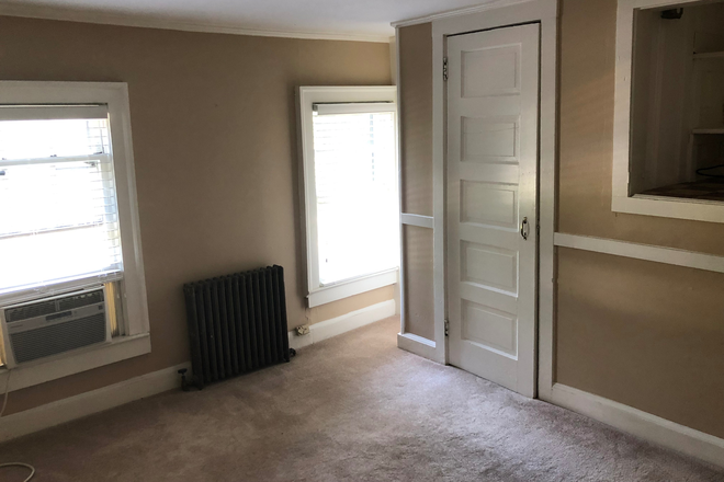 2nd floor: front bedroom - Furnished 3BR home-Nassau St-Princeton