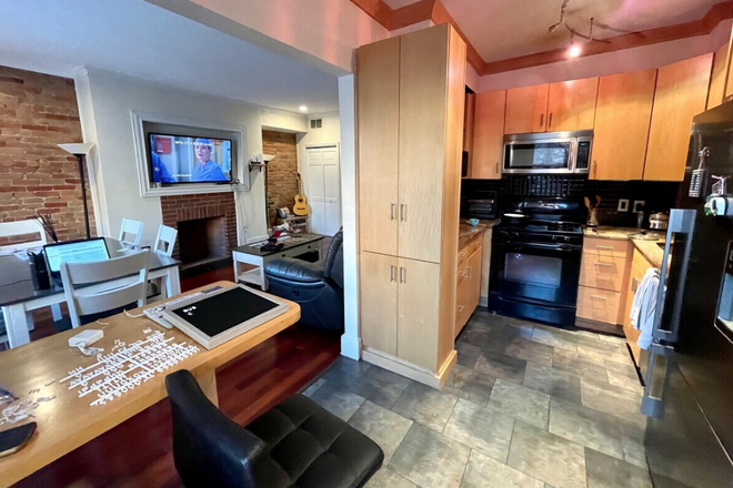 living - LOCATION!!! 2 BED WITH IN UNIT LAUNDRY! 9/1/26!!