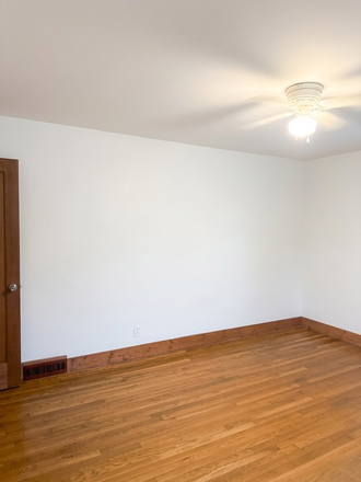 Bedroom - Master Suite w/ Private Bath & New Mattress! Near Emory (Short-Term lease) House