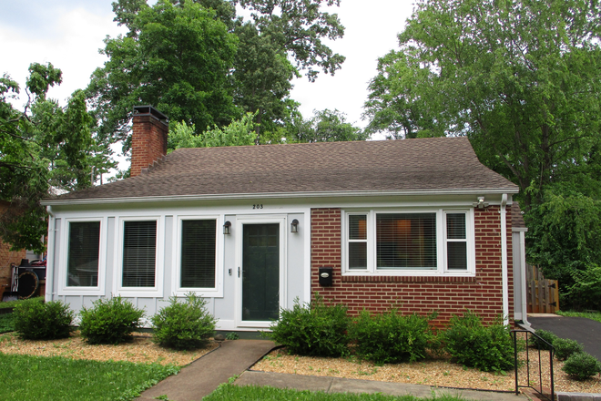 Front view - Fully renovated bungalow near university amenities / UVA Hospital / JAG school, and downtown! House