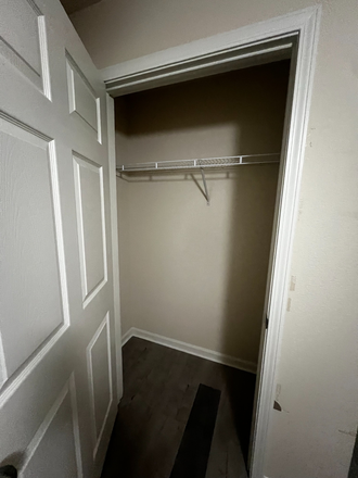 Bedroom closet - The horizon student living Apartments