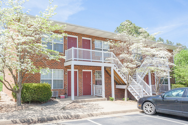 Exterior - Dogwood Commons-Large 1 BR Apts, Great Location, Available August 25th.  AC, all appliances