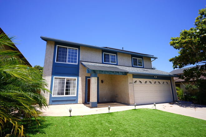 Front of House - 5 Bedroom 2.5 Bath House with Large Yard