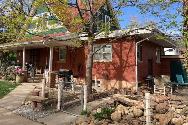 Back of house - Grove Circle W, House near campus