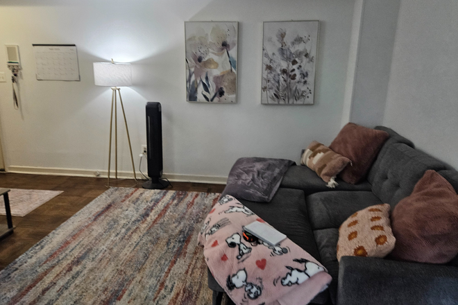Living room - The Greenbriar Apartments