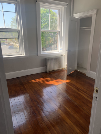 Visit hubrealtyproperties.com - Prime Fenway location, spacious 1 bedroom split with large bedrooms