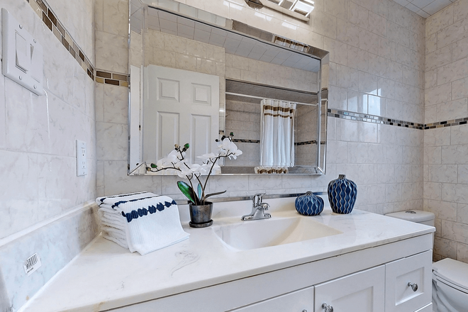 Shared Bathroom - Private rooms for female in a shared house at Camgreen Circle Utilities included