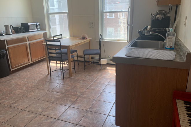 Kitchen - Furnished 4BR/1BA. av.06.01 or 09.01.26 for a summer or a long-term, T, bus, and shops. Apartments