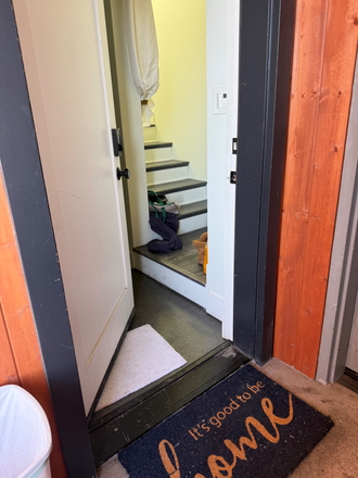 Welcome! It’s good to be home! - North Oakland - clean small  room in upscale apt