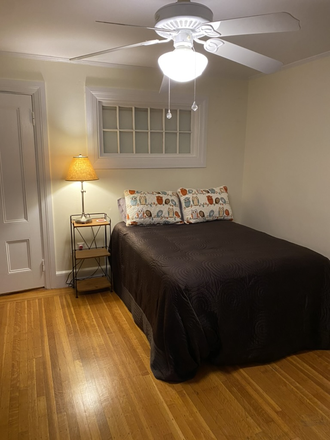 Private bedroom - Queen bed - Furnished Private Room Condo