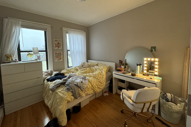 Bedroom 1 - Gardner Court Top Floor Apartment