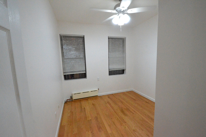 Bedroom - Renovated 2 Bedrooms with  living  new kitchen walk to campus Apartments
