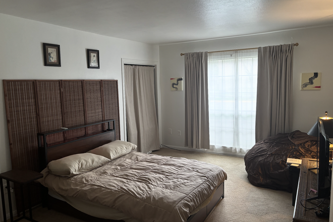 Bedroom - Asia House Houston (Walkable to BRC Express stop AND City Red/Blue Line