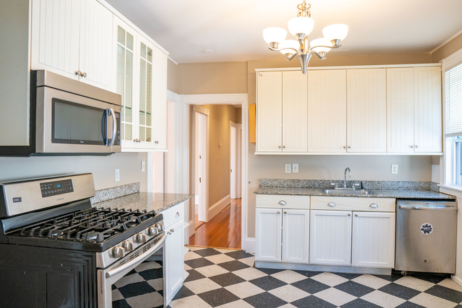 kitchen - Huge 6 Bed / 2 Bath on Mission Hill available 9/1/24!! Apartments