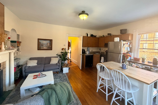 . - 2 Bed / 1 Bath w/HEAT + HOT WATER INCLUDED avail. 9/1/26! Apartments
