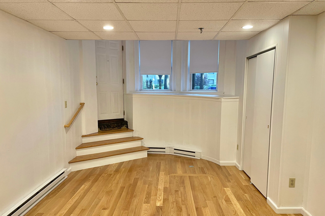Visit [web address removed] - Gorgeous one bedroom, with full kitchen, across from St Mary's T stop Apartments