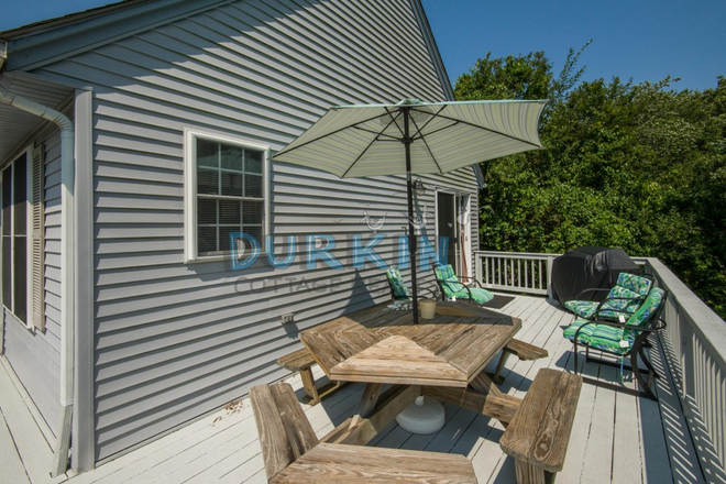Deck - Cape Style 3 Bedroom Home, 7 Miles to URI