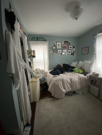 Bed - GORGEOUS 3 BED 1 BATH NEAR TUFTS UNIVERSITY Apartments