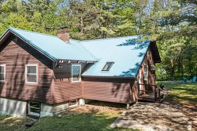 Home - 2 Rooms/private bath in beautiful woodland home. 15 min to UMASS