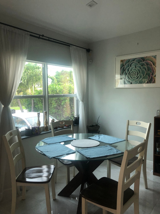 Dining area - 1 Bedroom Available in House Near Coconut Grove [Preference for Graduate Students & Staff]