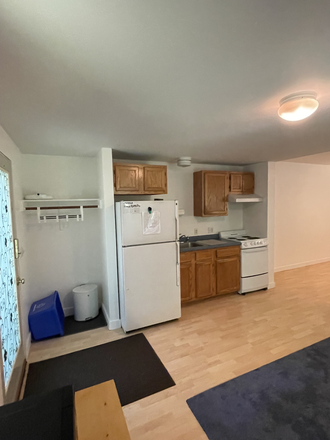 Kitchenette - Private, heated, furnished 1 Bdrm apartment, 4 m from Amherst Center.  Best for 1 person