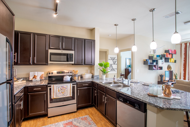 Kitchen - Northpoint Crossing (Spring Sublet) - ONE MONTH FREE Apartments