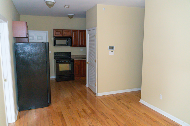 Living - Temple Villas- 1411 N 15th St Unit 4B Apartments