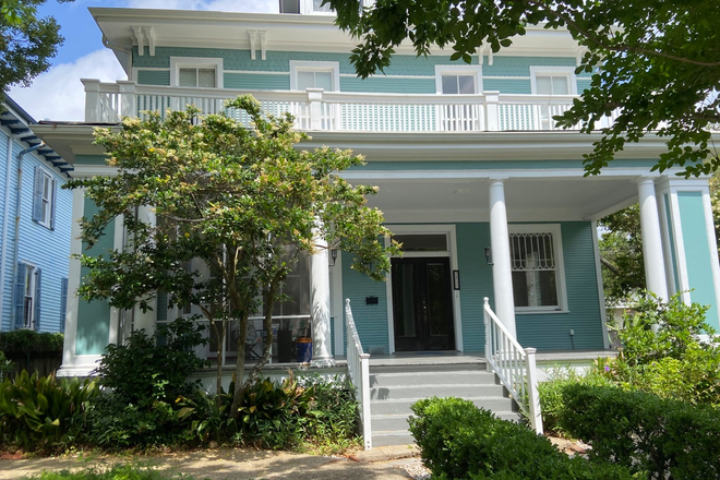 Front - Sublet-Master Bedroom En-suite Bathroom Utilites Included