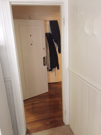 hubrealtyproperties.com - Newly renovated studio, Griggs T stop green line Apartments