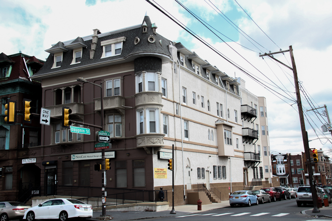 Exterior - 2301 N. Broad Street - 2 Blocks from Campus! Apartments