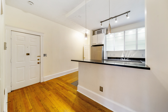 Call NOW for showings! 617-236-8600 - PETERBOROUGH ST - LRG 2BR OR SPLIT FOR 3 PPL FOR *9/1/2026* W/ LNDRY IN BLDNG, RNTL PRKNG, H&HW INC Apartments