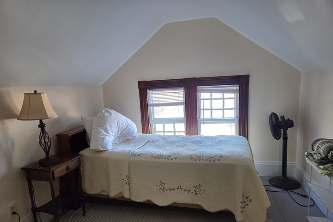 Bedroom - Room, close to MBTA