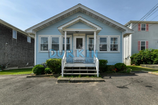 Exterior - Open 3 Bedroom Ranch walkable to beach, APPLY NOW WITH NO FEE www.durkincottages.com House