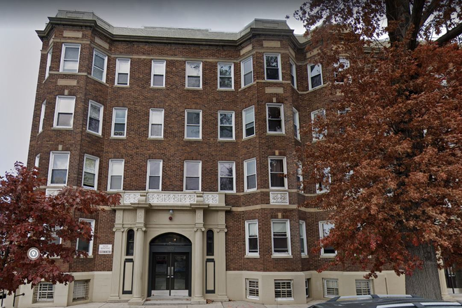 Exterior - AVAILABLE 9/1/26 - One and Two Bedroom Apartments on Commonwealth Ave! CLOSE TO CAMPUS