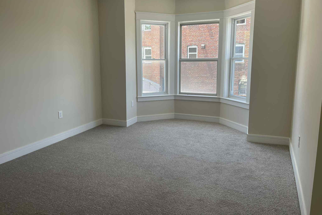 Living room - 3BR apt-Nassau St-Princeton