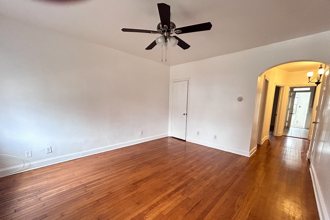 Living room - 4034 Calvert St Apartments