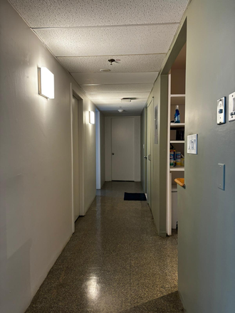 Hallway - HUH Apartment Sublet - 12 Peabody Terrace