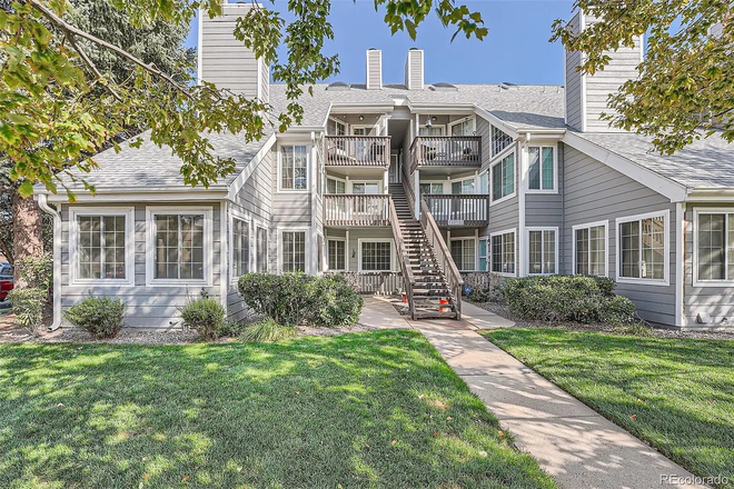 outside view of condo entrance - Cedar Cove Condo