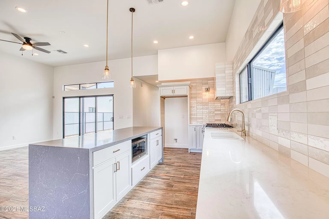 kitchen - BEAUTIFUL BEDROOM IN 3 BEDROOM/ 2 BATH HOME BUILT IN 2022